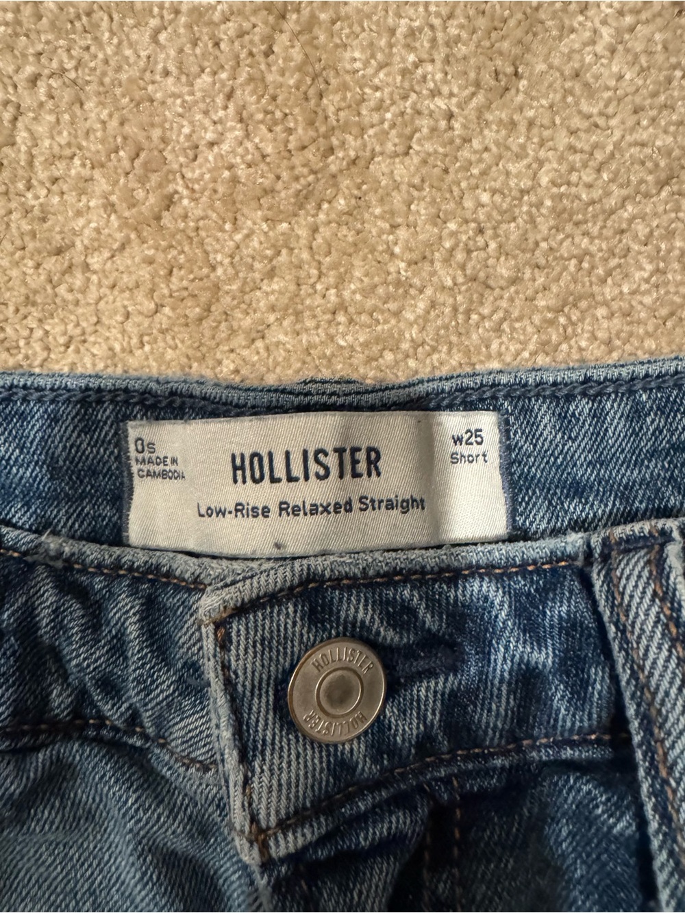 Hollister Low-Rise Relaxed Straight Jeans - Medium Blue